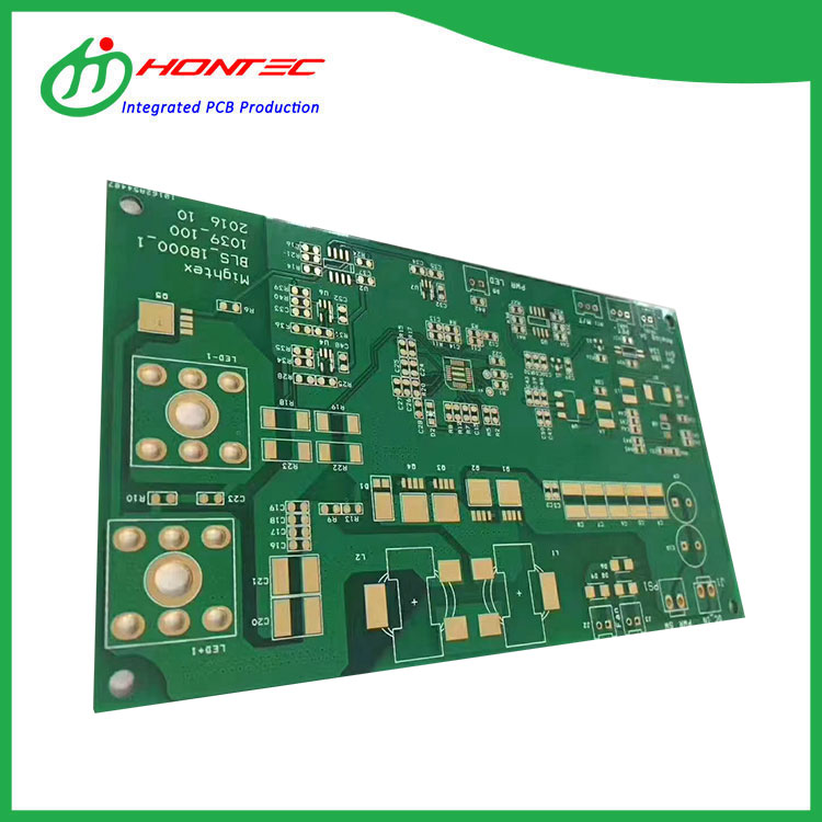 Cad iad na saintréithe atá ag paistí PCB ó mhonaróirí PCB